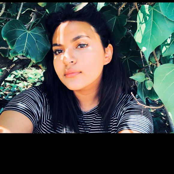 Meet your Posher, Jade - Picture 1 of 3